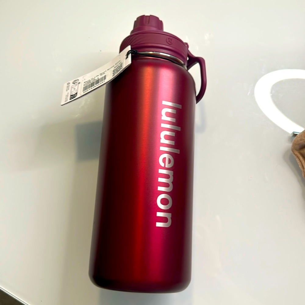 Lululemon 32 oz Sports bottle